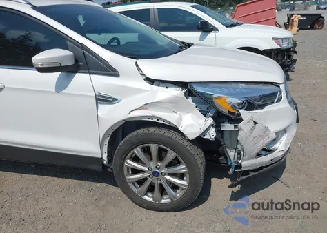 2018 Ford Escape Titanium из США, поврежденный, VIN 1FMCU9J95JUC89725
